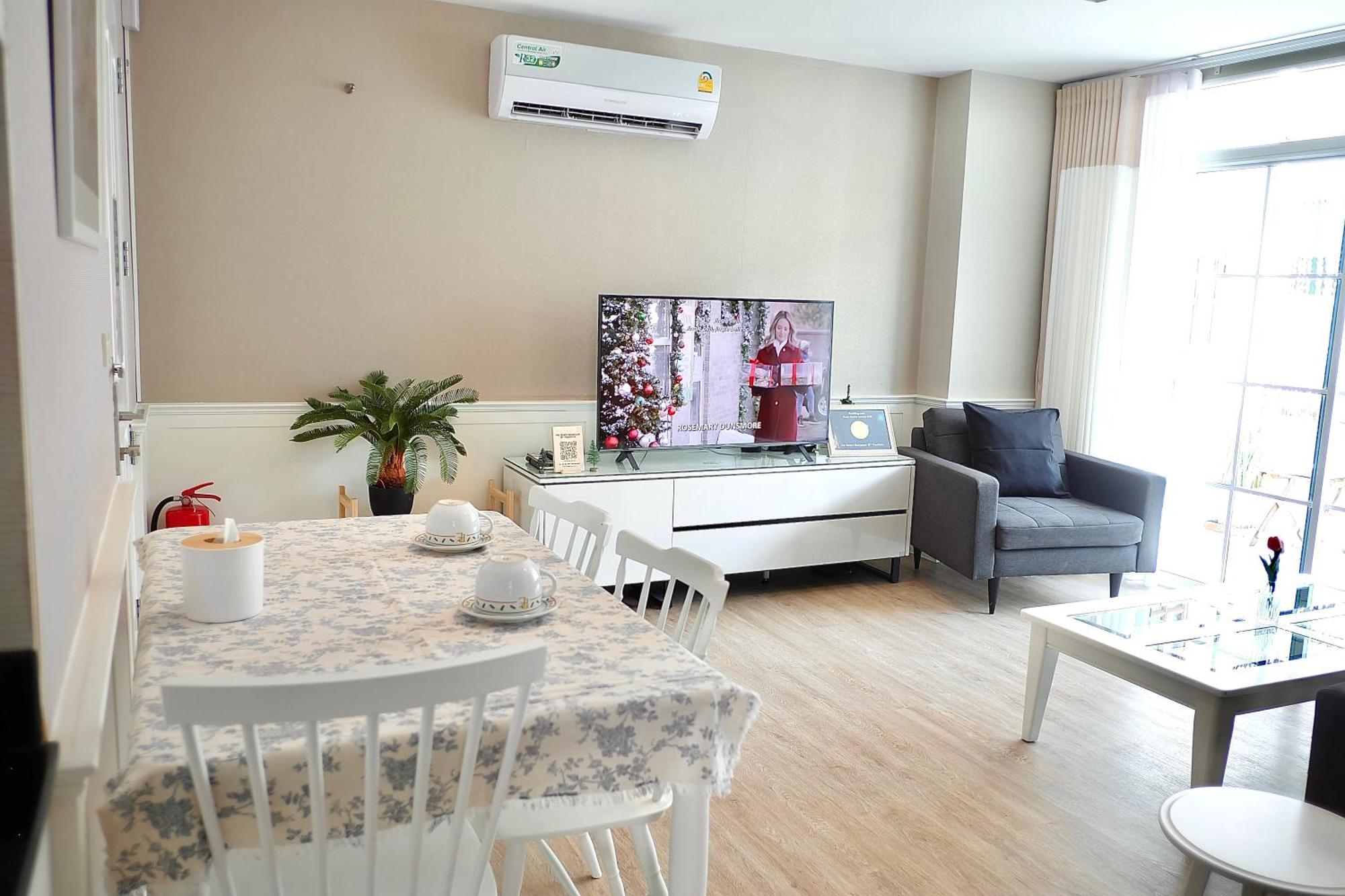The Beach Bangsaen By Thanthita Next To Wonnapa Beach Free Disney Plus Εξωτερικό φωτογραφία