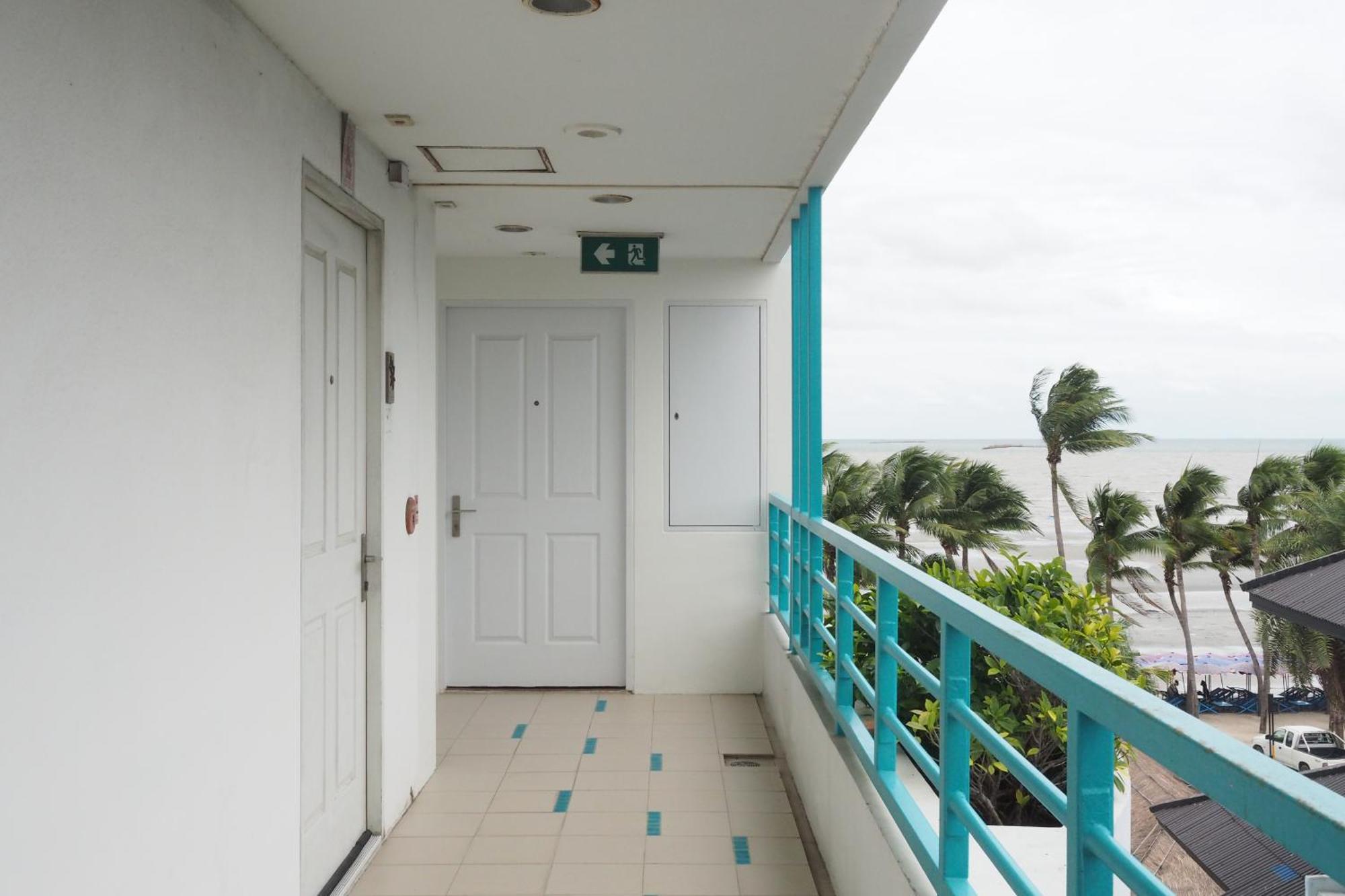 The Beach Bangsaen By Thanthita Next To Wonnapa Beach Free Disney Plus Εξωτερικό φωτογραφία